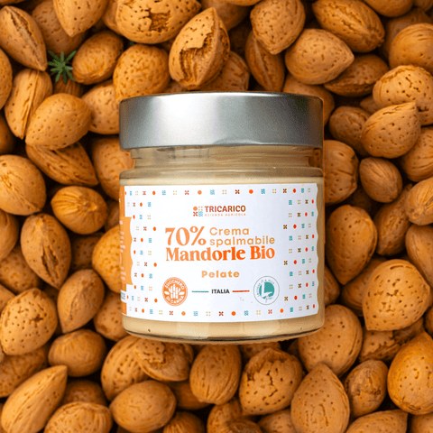 Dettaglio di Crema di Mandorle Bio 70% – Pelate
